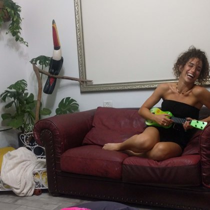 ספה שמצאתי ברחוב ועד היום כל המשפחה נהנת ממנה.. 